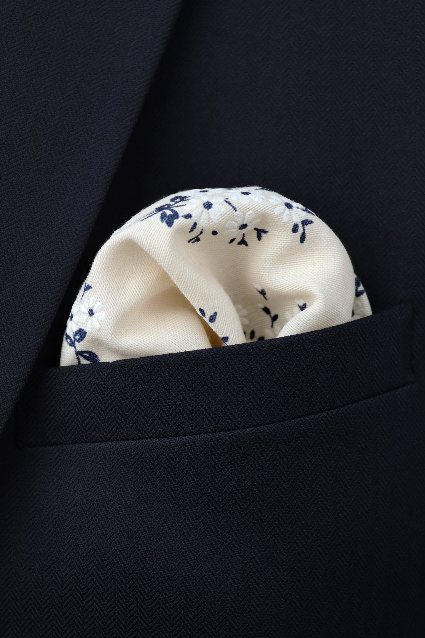 100% Cotton Floral Print Tie - Cream & Navy